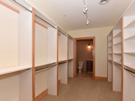 2nd image of 1313 N Franklin Pl APT 2006