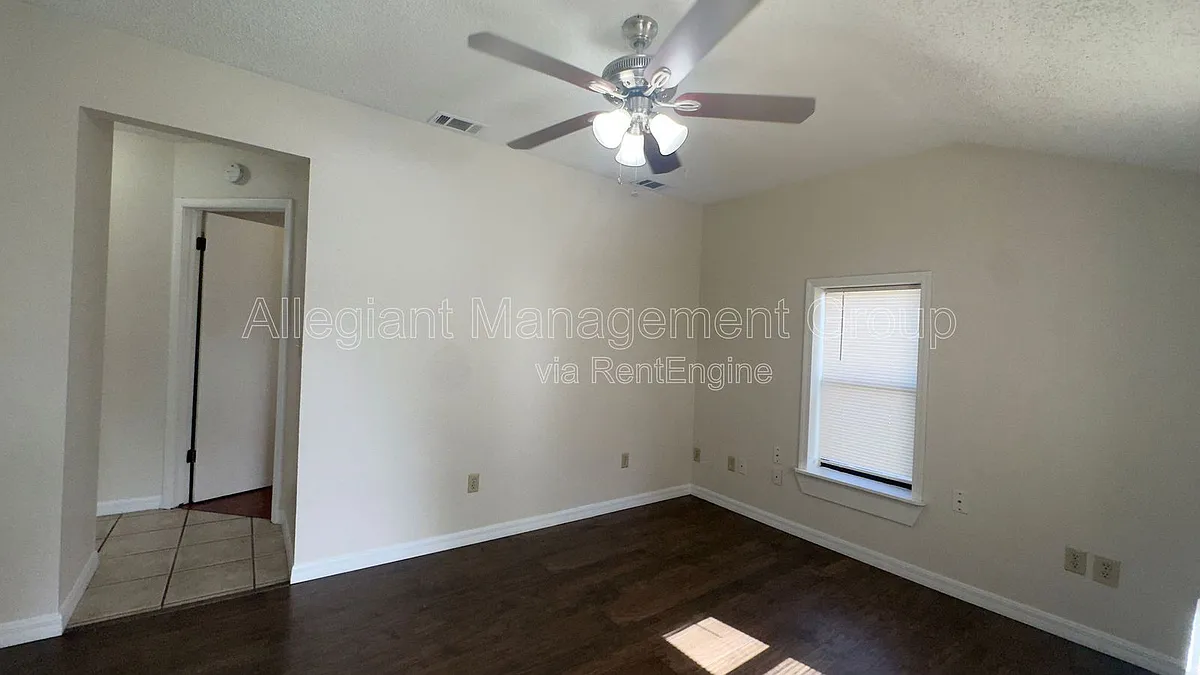 Building Photo - 616 Massachusetts Ave #A