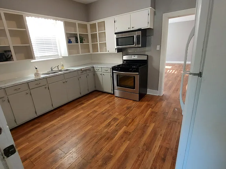 1704 E Chaffin St — Photo 5