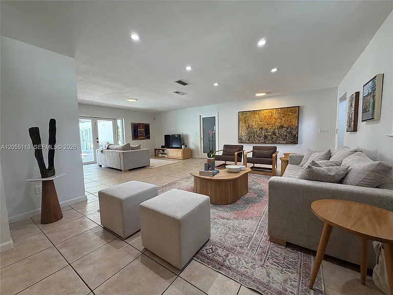 5721 SW 59th Pl — Photo 6