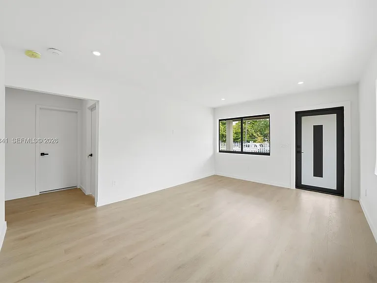 1861 NW 27th St #1 — Photo 11