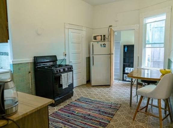 5th image of 606 2nd Ave #B
