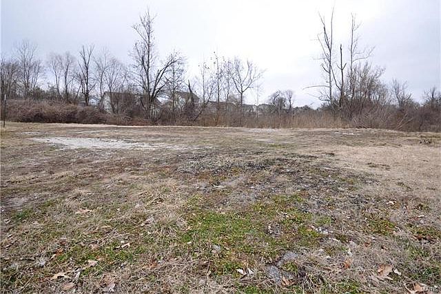 1st image of 420 W Country Ln