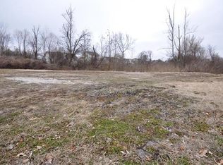 420 W Country Ln, Collinsville, IL 62234