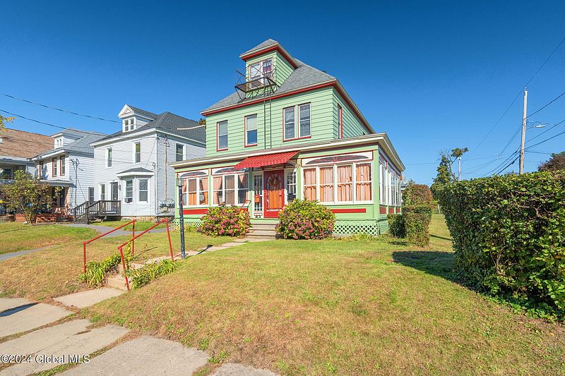 2nd image of 1445 Rugby Road