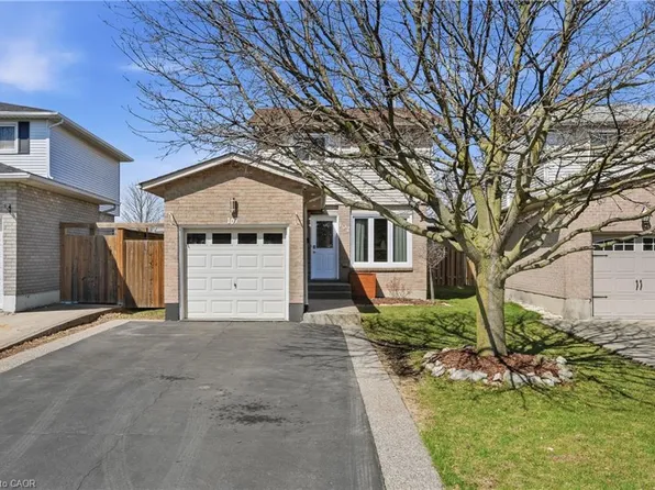 107 Broughton Ave, Hamilton, ON L8W 3S7