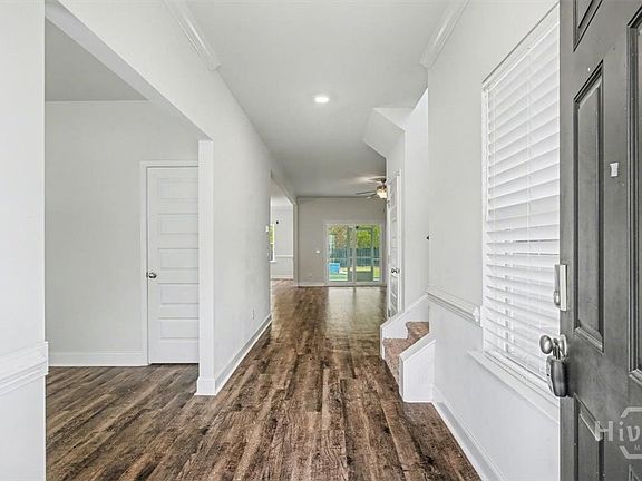 3rd image of 37 Watergrass Way