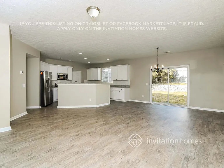 2718 Farmstead Ct — Photo 6