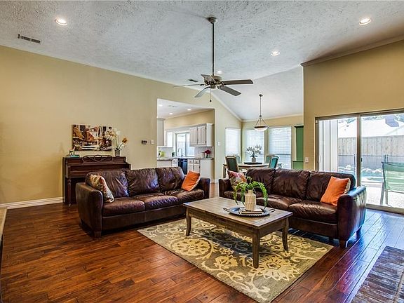 2nd image of 2128 Lattice Ct