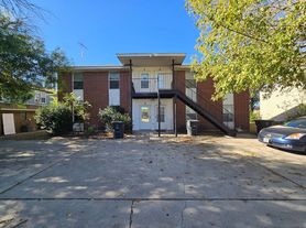 1703 Cedarhill Dr