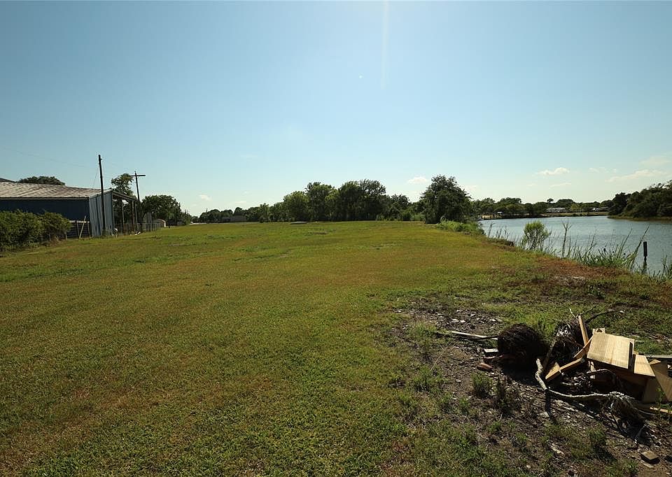 6945 County Road 203, Liverpool, TX 77577 MLS 56634476 Zillow