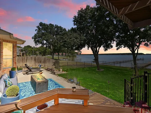 8913 Sunrise Point Ct, Fort Worth, TX 76135