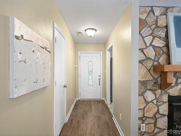 4th image of 10333 Camelback Cir