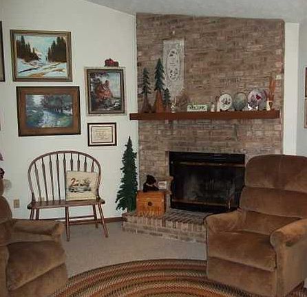 3rd image of 1684 Fountain Lake Dr W
