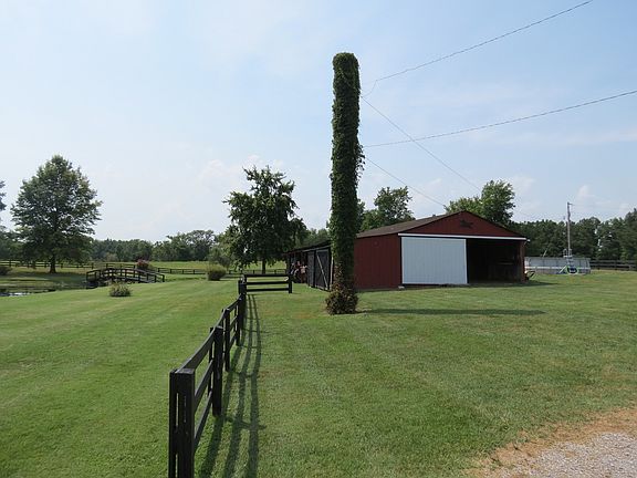 2nd image of 6225 Highway 142