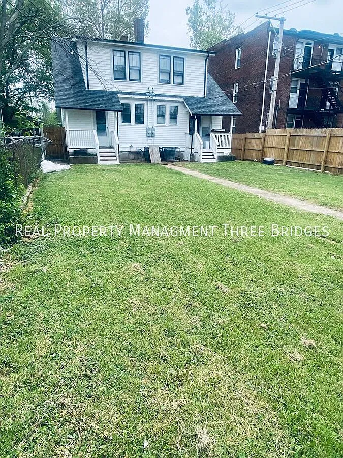 Holly Hills 3br/1.5ba Townhouse — Photo 3