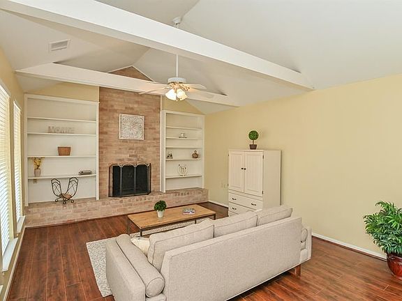 4th image of 2102 Briarcrest Dr