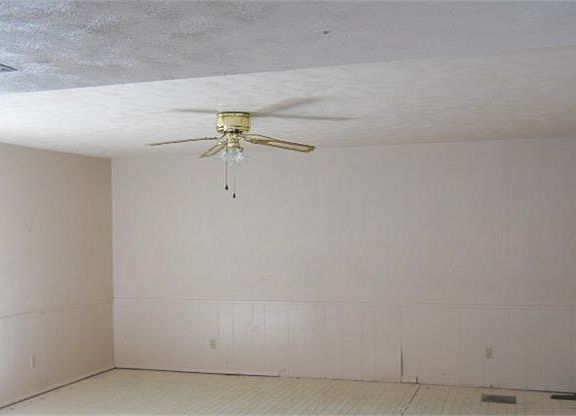 4th image of 5052 Brandenburg Ln