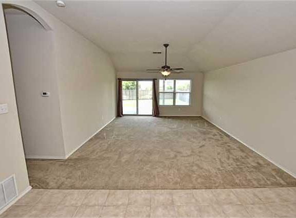 5th image of 10365 Bradshaw Dr