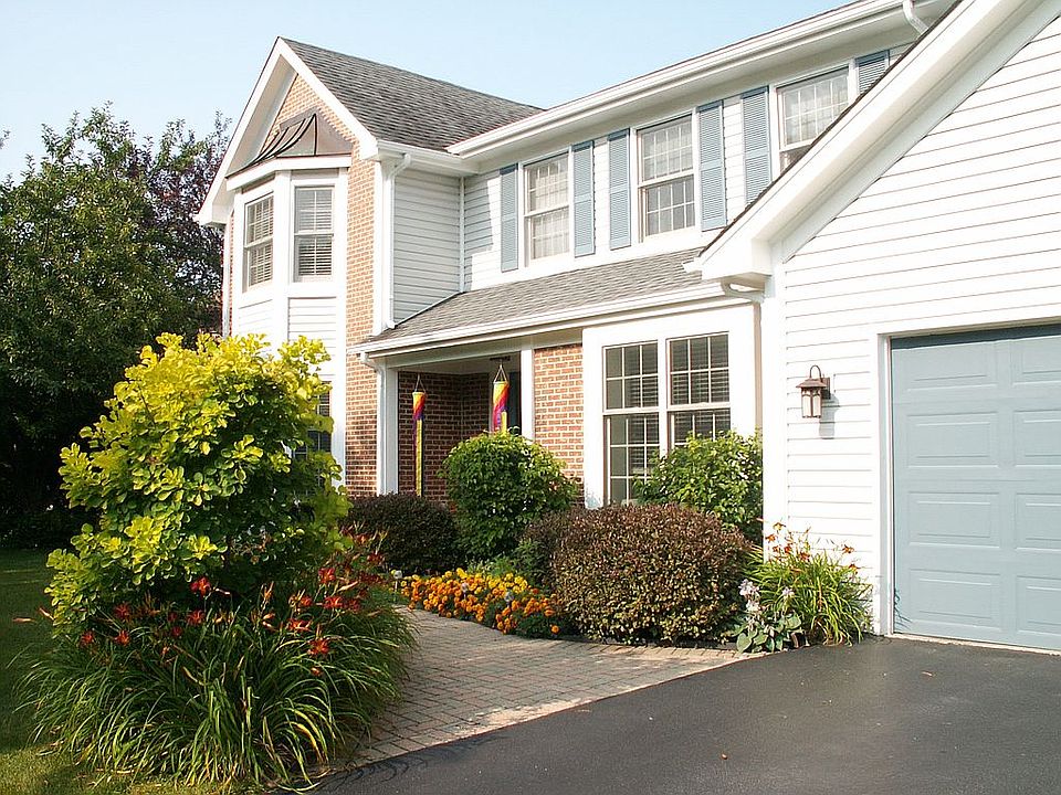1st image of 450 Jennifer Ln