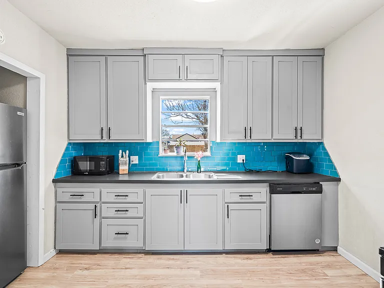 435 W Lynn St — Photo 10