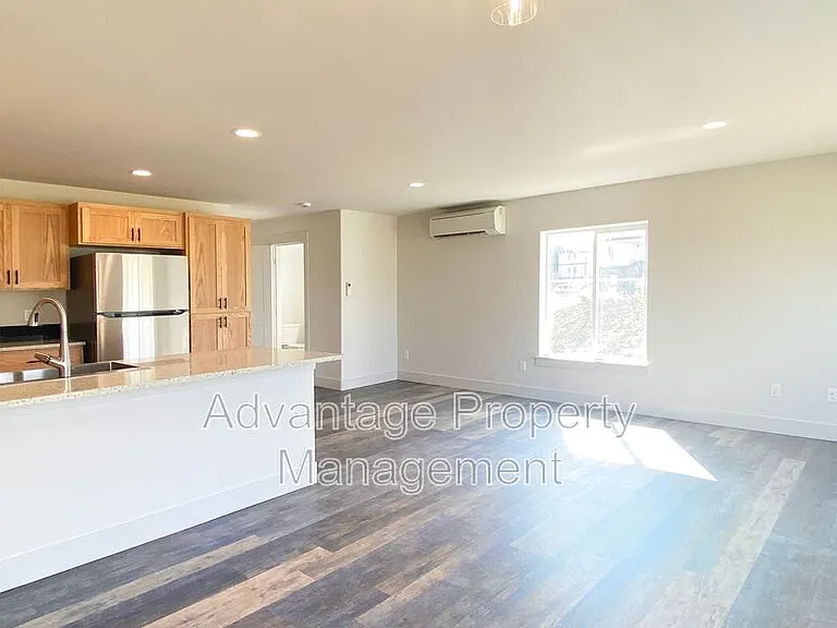1786 S 9th St — Photo 6
