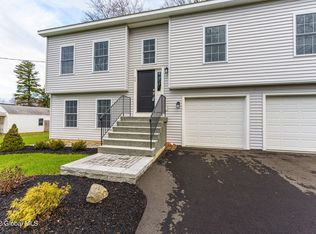 75 New Shaker Rd, Albany, NY 12205