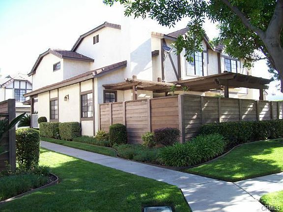 2nd image of 4909 New Castle Ln