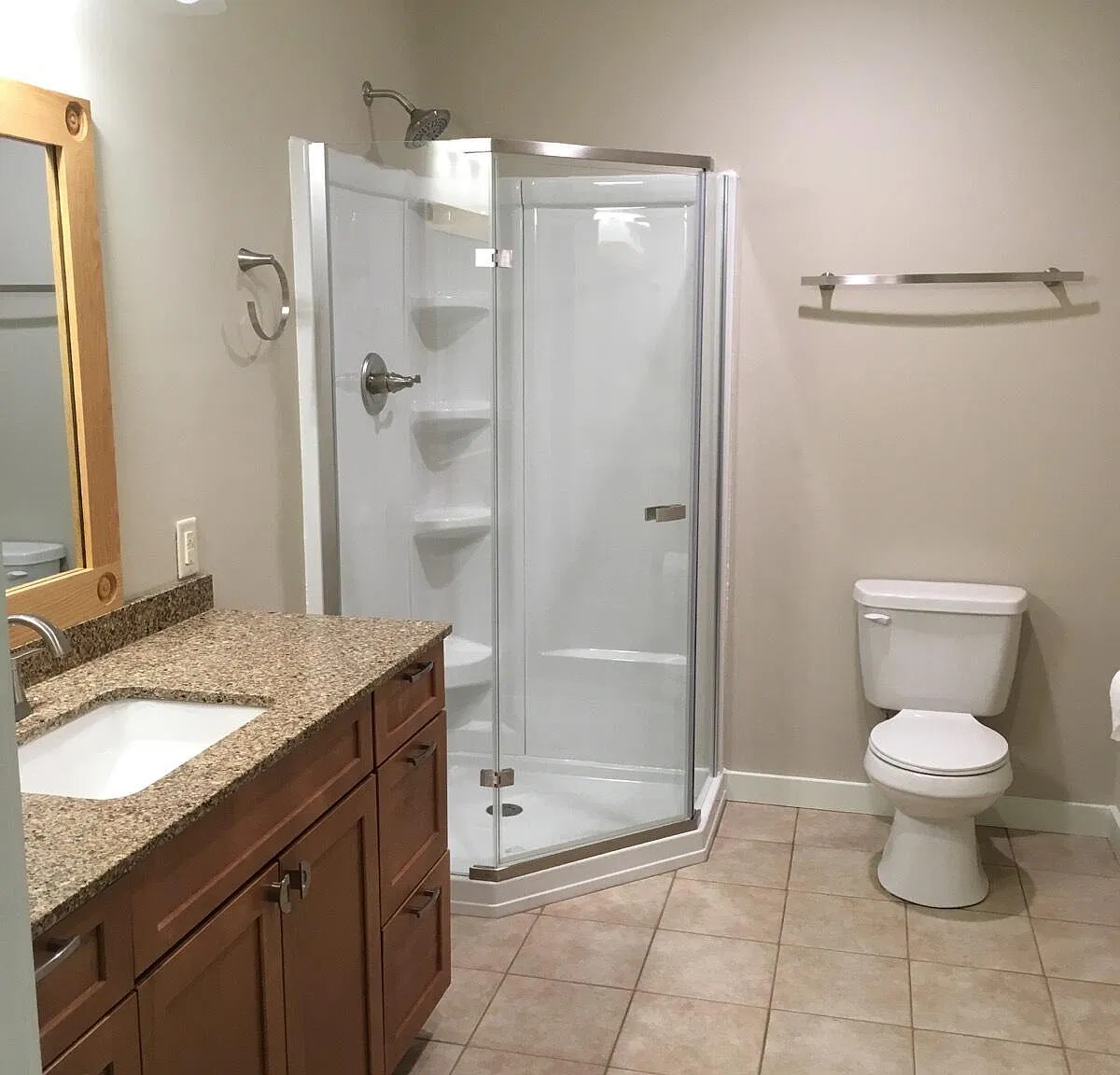 1 bed, 1.0 bath, 720 sqft, $1,595 — Photo 2