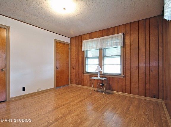 5th image of 9026 Central Ave