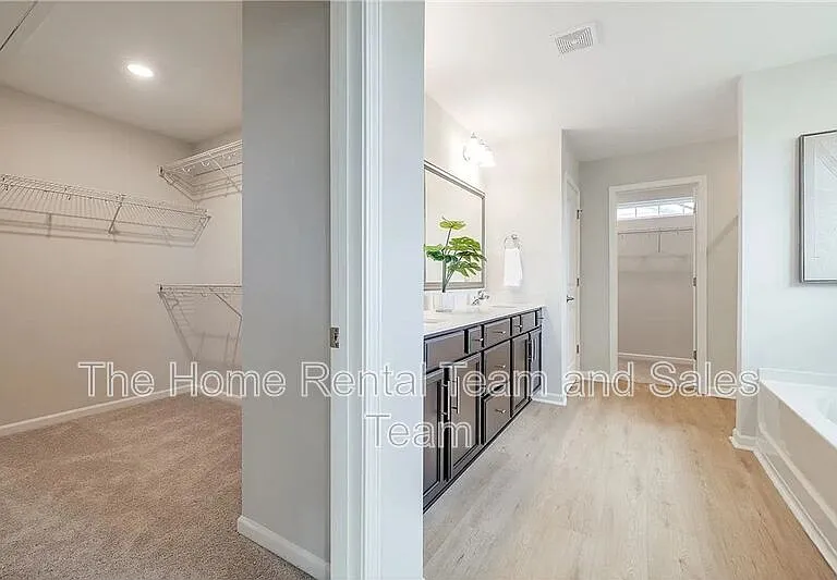 113 Fenway St — Photo 24