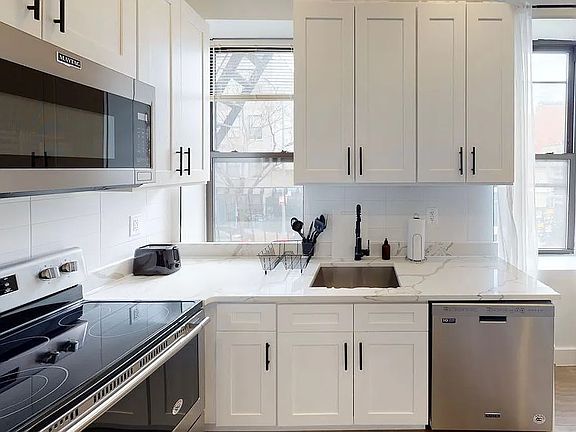 3rd image of 622 Myrtle Ave #2L