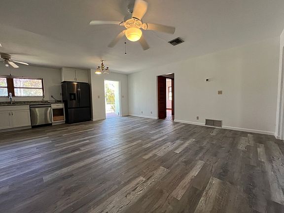 4th image of 720 W Marion Ave