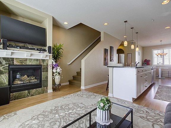 2nd image of 765 Harbor Cliff Way Unit 132