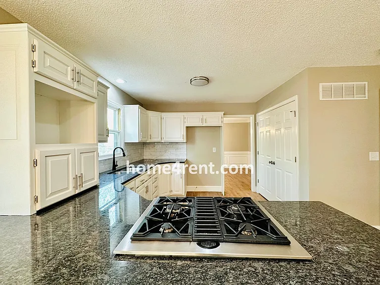 902 Sherman Pkwy — Photo 18