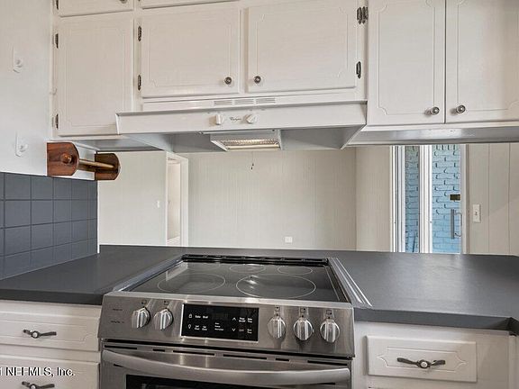 5th image of 5115 Brighton Dr