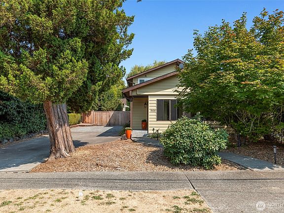 3rd image of 5636 49th Avenue SW