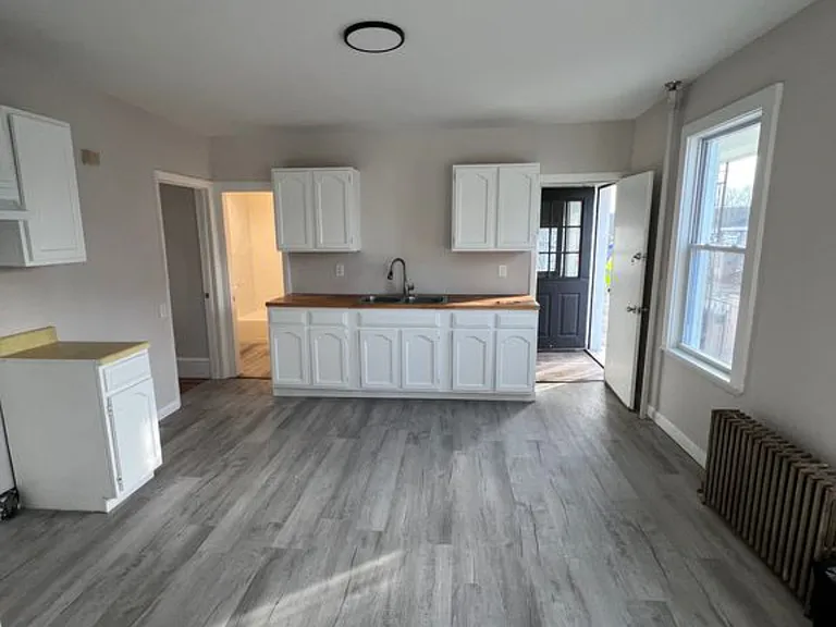 34 Heroux Ave #1 — Photo 1