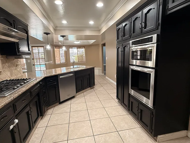 9409 High Oak Dr — Photo 4