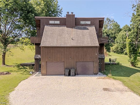 2nd image of 2632 Summit Rd