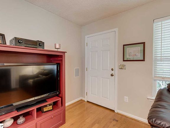 3rd image of 611 Bywater Pl