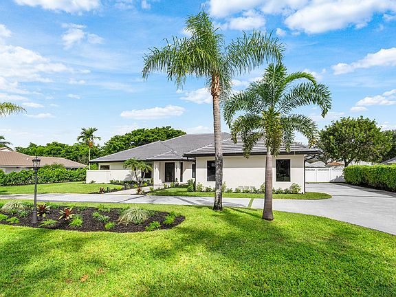 3rd image of 4379 St. Andrews Drive