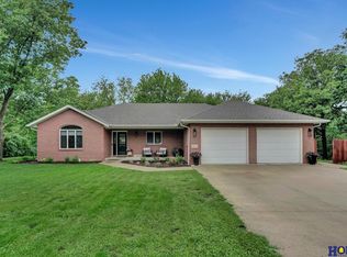 1625 Fir Ave, Crete, NE 68333