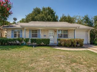 417 Blueberry Ln, Grand Prairie, TX 75052
