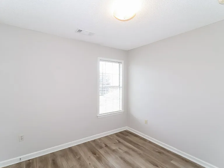 784 Breeze Way — Photo 14