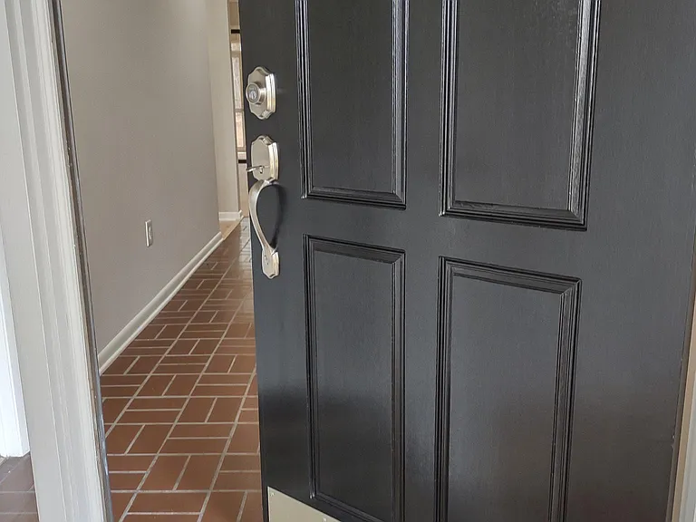 13 Village Green Cir — Photo 2