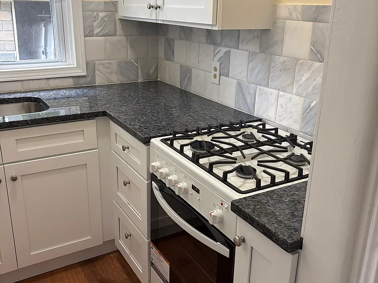 35 Pinehurst Ave #1 — Photo 2