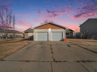 5404 & 5406 W 44th St, Sioux Falls, SD 57106