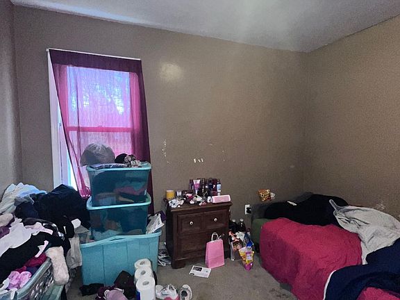 5th image of 19403 Stahelin Ave