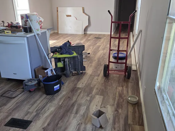 209 Crosswhite Ln, Erwin, TN 37650